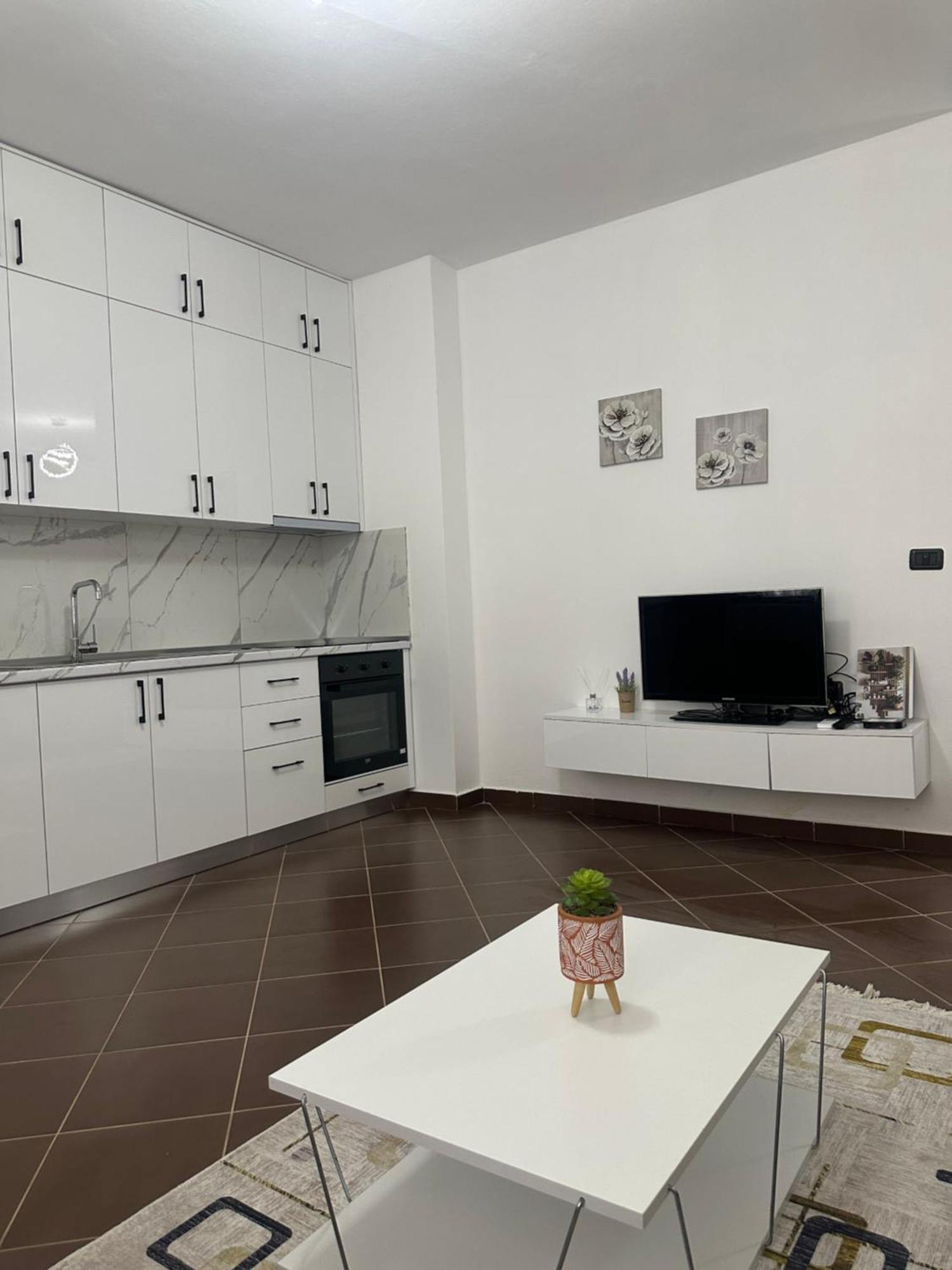 Iri Apartment Durres
